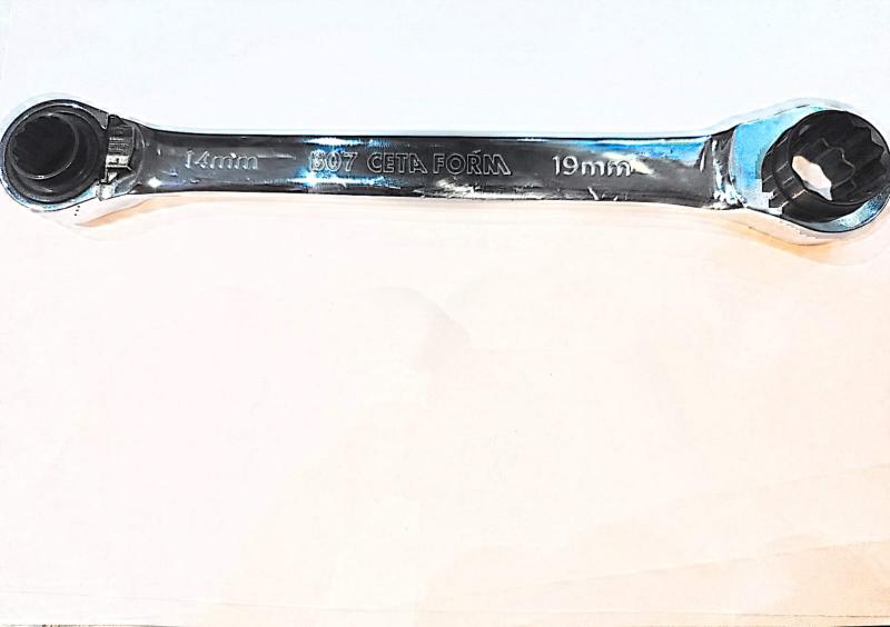 B07-B02 4-in-1 C-GEAR Ratcheting Combination Wrench ( Reversible ) 14x19-17x18 mm